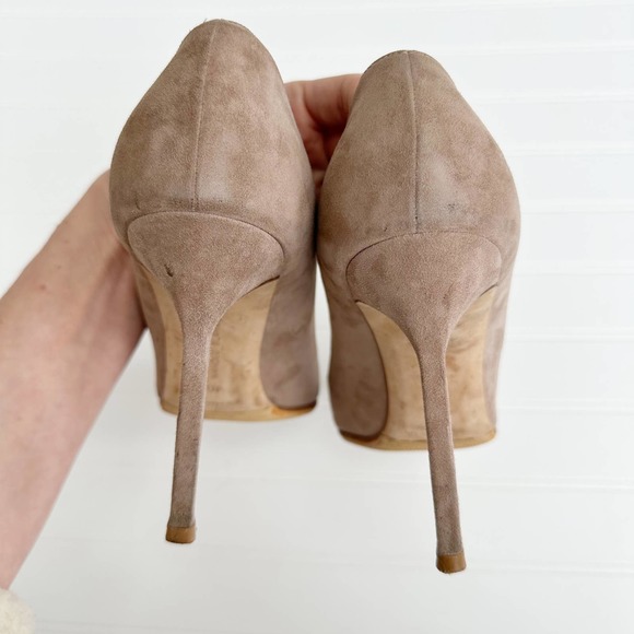 Manolo Blahnik BB Suede Pumps 105 Pointed Toe Taupe Tan Neutral Stiletto - Picture 8 of 13